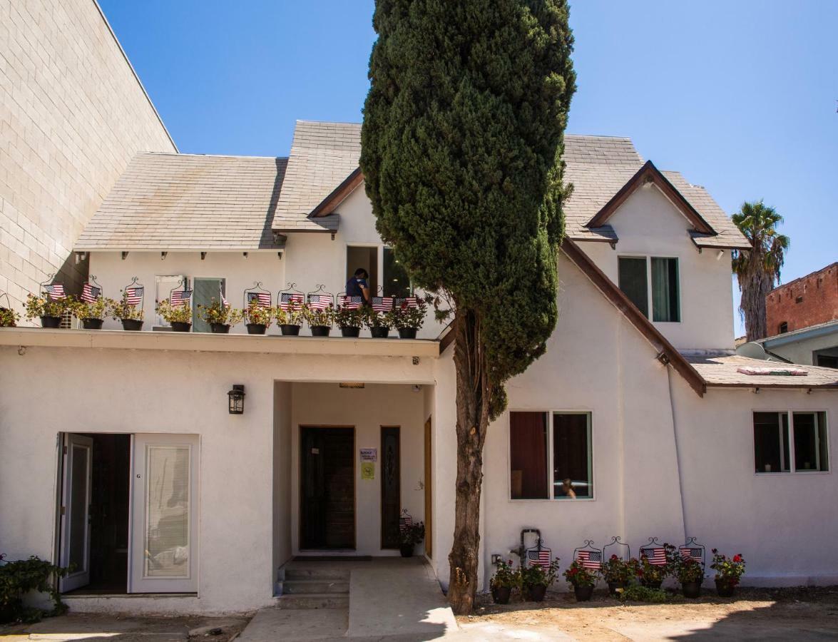 Rumi (Adults Only) Los Angeles Bagian luar foto